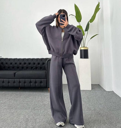 Isabella - Tracksuit