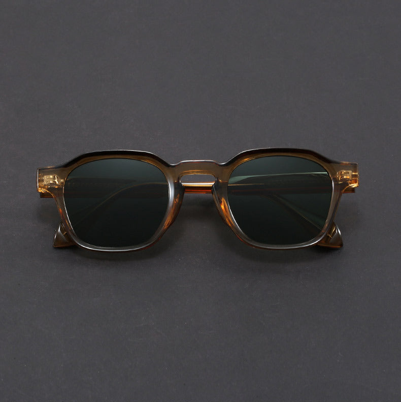 Elliot  Shades