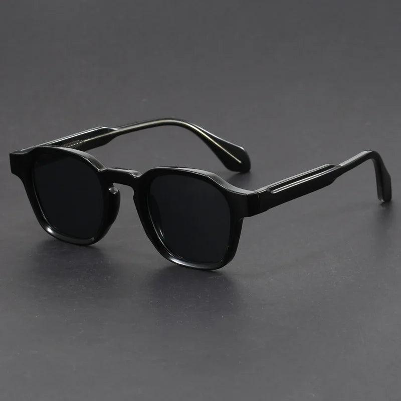 Elliot  Shades