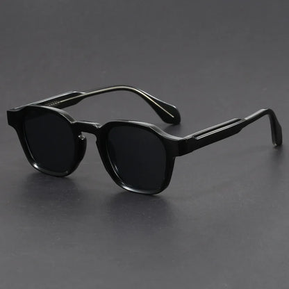 Elliot  Shades